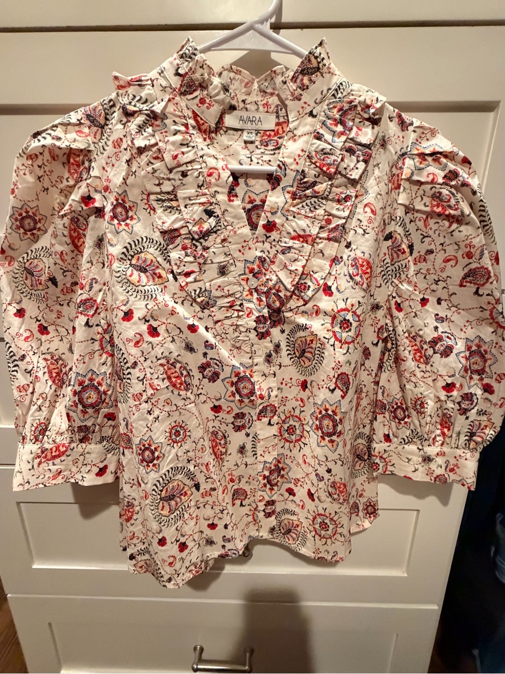 Woman’s Avara XS Cream Floral Ruffle Blouse